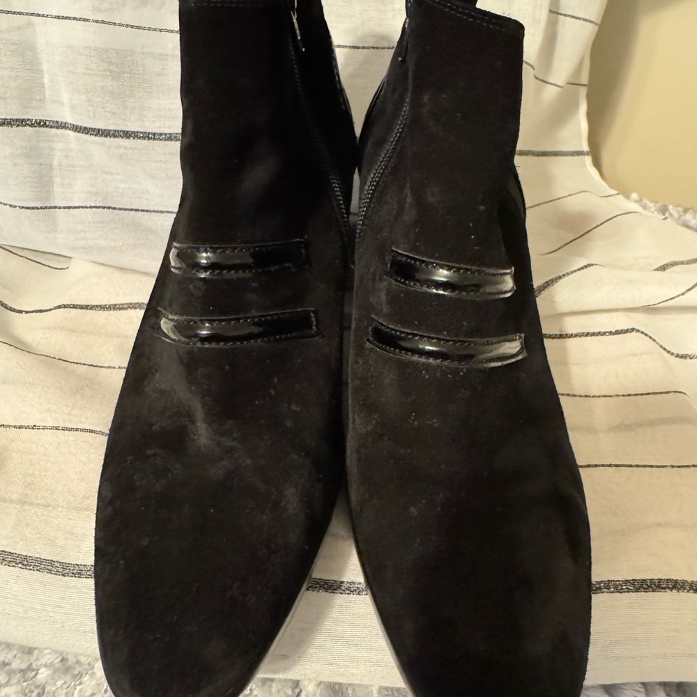 Elegant Black Ankle Boots